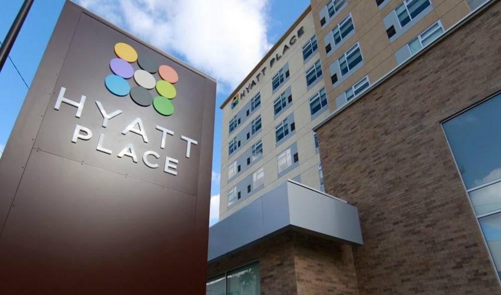 Hyatt Place Hotel 3*